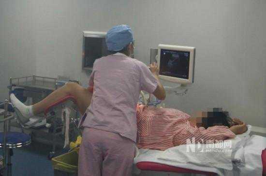 自己的胚胎想找人代怀,揭秘试管婴儿取卵抽精全过程